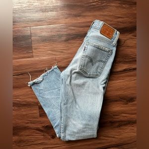 Levi’s Wedgie Fit Cropped Jeans